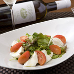 RUBATO - 軽井沢のアメーラトマトとチーズのサラダ