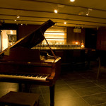 RUBATO - グランドピアノ完備  ラウンジピアニスト入店日はお店のHPをチェックしてください