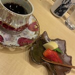 助六寿司 - 食後の珈琲&フルーツ