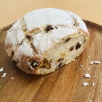 ハニーマザー 神戸店 - くるみとレーズンの米粉パン