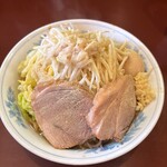 らーめん 陸 - 豚入り・ヤサイW・カラメ・背脂