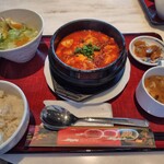 中国料理 盤古殿 - 麻婆豆腐鉄板仕上げ【辛口】（1,200円）