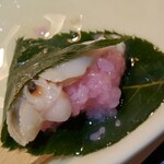 御料理 良所 - 最後は本当にさくら餅としていただきました。