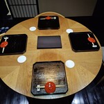 御料理 良所 - 個室のテーブル