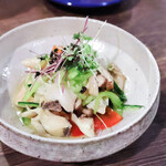 洋酒と洋食 ユトリロ - ニシ貝とキノコのマリネ
