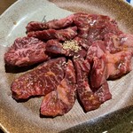 黒毛和牛焼肉と本格もつ鍋 山樹 - 