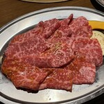 黒毛和牛焼肉と本格もつ鍋 山樹 - 