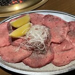 黒毛和牛焼肉と本格もつ鍋 山樹 - 