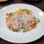 洋酒と洋食 ユトリロ - そら豆とペコリーノチーズのフリコ
