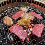 黒毛和牛焼肉と本格もつ鍋 山樹 - 