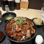 池袋肉劇場 - 