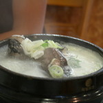 長安参鶏湯 - 烏骨鶏を使用した黒参鶏湯2008.8