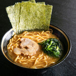 王道家直伝家系ラーメン みなみ家 - 料理写真:
