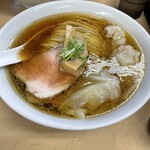 中華そば よしかわ - 名古屋コーチンの炙り肉中華そば（大盛り・ワンタントッピング）