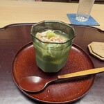 徳ㇵ本也 - ◆先付
      裏漉し湯葉の吉野葛の擂り流し
      間人の毛蟹（内子入り）そら豆