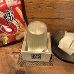 麹町いづみや しろ - カルビーかっぱえびせん・初孫 春 美咲 生酛純米大吟醸