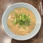 ラーメン銀閣 - ラーメン 800円