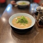 ラーメン銀閣 - ラーメン 800円