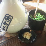 ざいごうどん 本家 わら家 - ここのつゆがイリコの香りが濃いめ(^_^)v