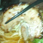 ZUND-BAR - 醤油こってりらーめんの焦げ目のあるチャーシュー　激うま