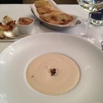 Bistro Volnay - カリフラワーのスープ