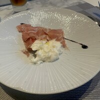 La Brianza - ブッラータチーズ＆生ハム＆セミドライトマト
