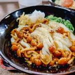 ヨコクラうどん - なめこおろしぶっかけ