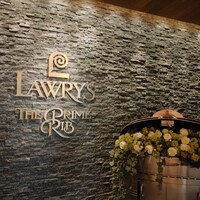 ロウリーズ・ザ・プライムリブ 恵比寿ガーデンプレイス店 -  ロウリーズ・ザ・プライムリブ 恵比寿ガーデンプレイス店 -