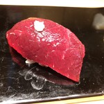 幸寿し - クジラ、にぎりは初めて