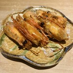 酒菜 原始焼き 竹さき - 甘エビの頭 殻揚げ