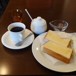 Moomin - Toast Set, JPY 650 – I requested the coffee to be HOT.