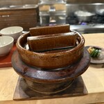 おかもと - 10、御飯
      蛤、筍、ふきめし