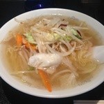 白龍 - 透き通ったスープ、野菜たっぷり