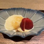 御幸町 田がわ - アーモンドアイスといちご