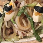 地矢吹林 - スペアリブ。上の黒いのはニンニク。ほんと美味い。