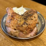 こじゃんと酒場 タチドマル - ■鶏もも一本焼き ¥990