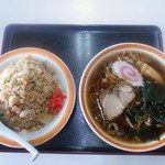 けやき台ドライブイン - ラーメンと炒飯