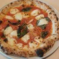 イタリアーナ エノテカ ドォーロ - ピッツァの定番 マルゲリータ￥１１００