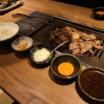 厳選焼肉 一石三鳥 - 《超大判リブロース焼き》