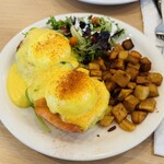Aloha Kitchen - 料理写真:Eggs Benedict（Salmon & spinach）