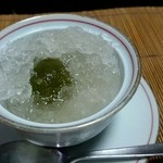 美加登家 - 青梅甘露煮（梅を発掘したところ）