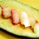 つばさ寿司本店 - 白身づくし①（写真１枚におさめるの難しい）