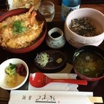 鎌倉 峰本 - 休日のお昼は家族でお蕎麦屋さん、私が選んだのは、鎌倉丼一口蕎麦セット。優雅なお昼でした。f^_^