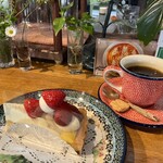サザ コーヒー 本店 - いちごタルトとブラックダイヤモンド