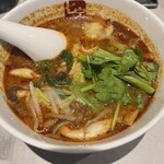 七宝麻辣湯 NAMBAなんなん店 - トムヤム1.5辛。エビやパクチーなどトッピング（エビは小さくて見えない^^;）