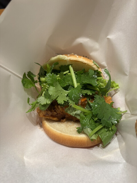 Freshness Burger Nihonbashi Meijizamae Ten