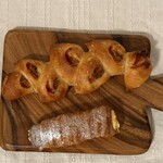 つむぎこむぎ - 料理写真:ベーコンエピ＆サクサククローネ