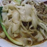Tenjiku yatai - 麻辣刀削麺の麺アップ