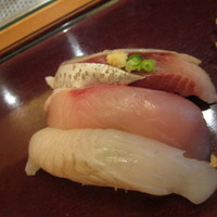 鮨ぎん くさびや別邸 - 板前おまかせにぎり＠2040円（税込）/ひらめ・ひらまさ・イワシ