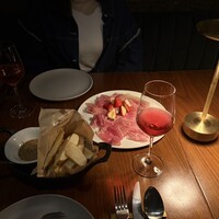 ERUTAN RESTAURANT BAR - 